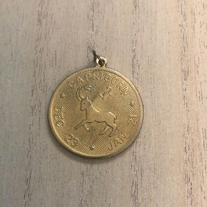 3 for $6 Jewelry 💎 Capricorn Pendant